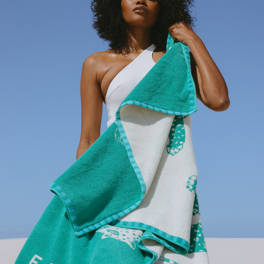 The Seabed Beach & Bath Towel / Parisian Green