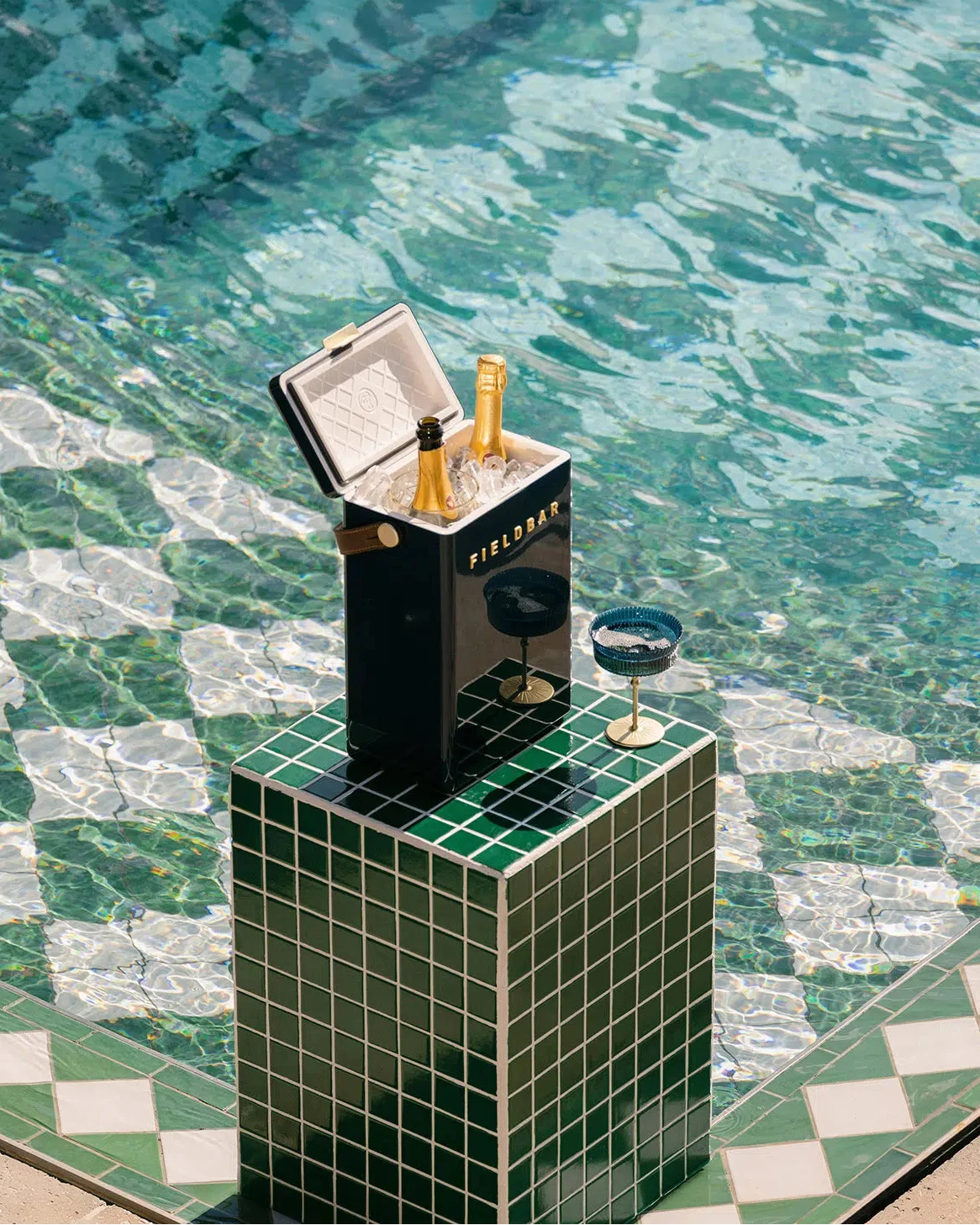 Drinks Box / Lobster Red lifestyle