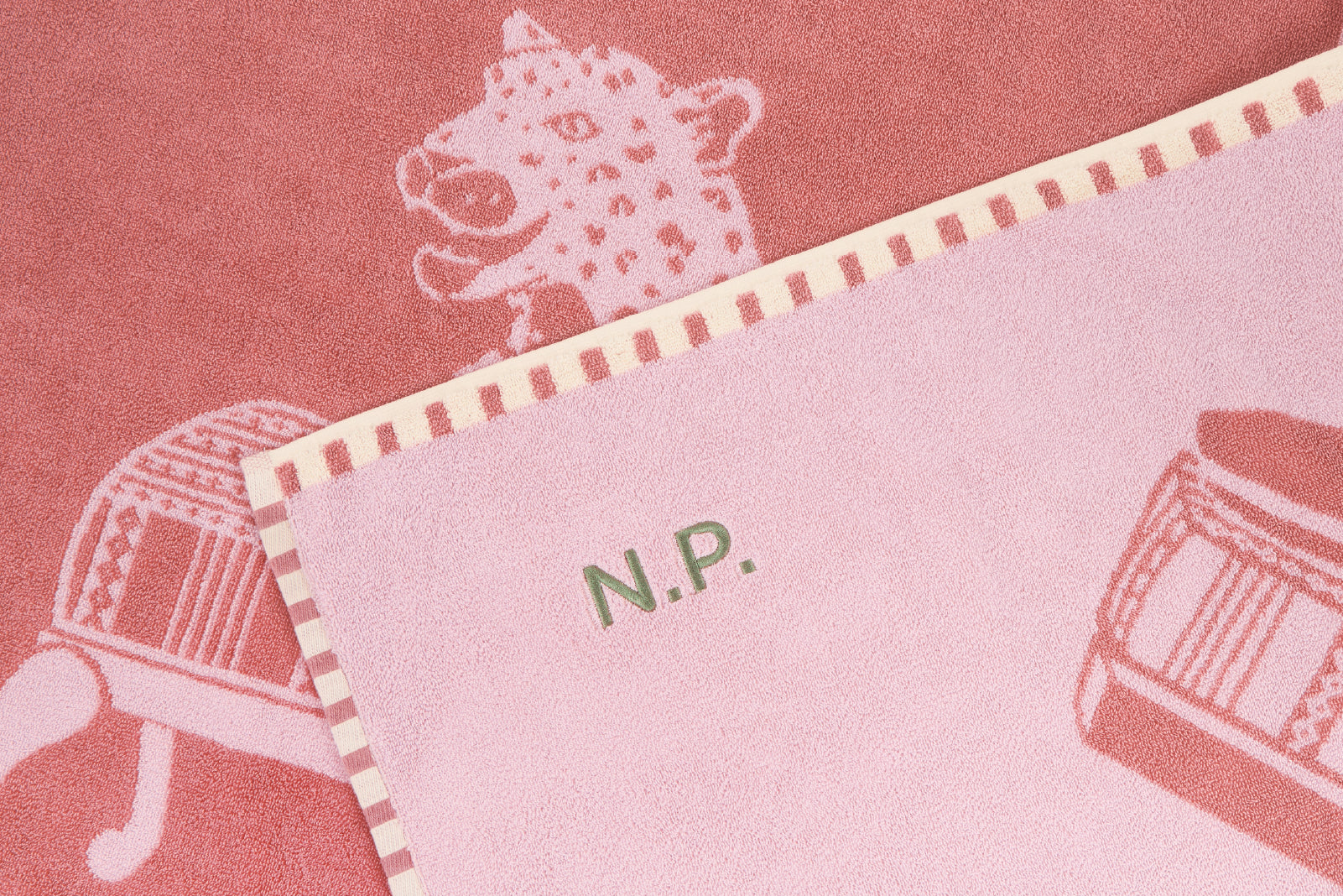 Seabed Beach & Bath Towel Nellie Pink